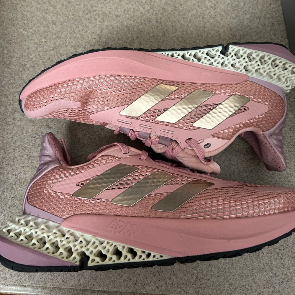4DFWD_PULSE W running shoe